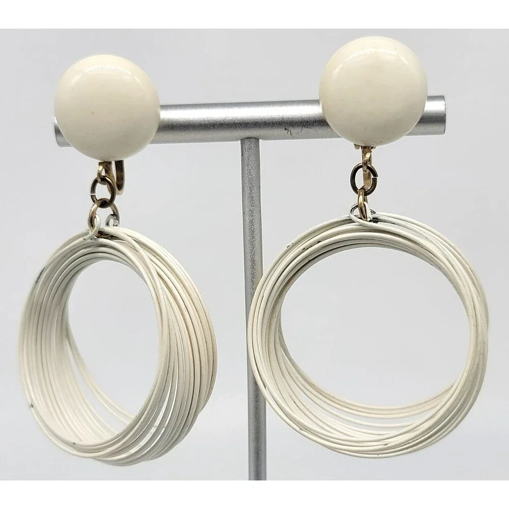 White Lucite Hoop Dangle Clip-On Earrings Mod Statement Retro Unmarked Vintage